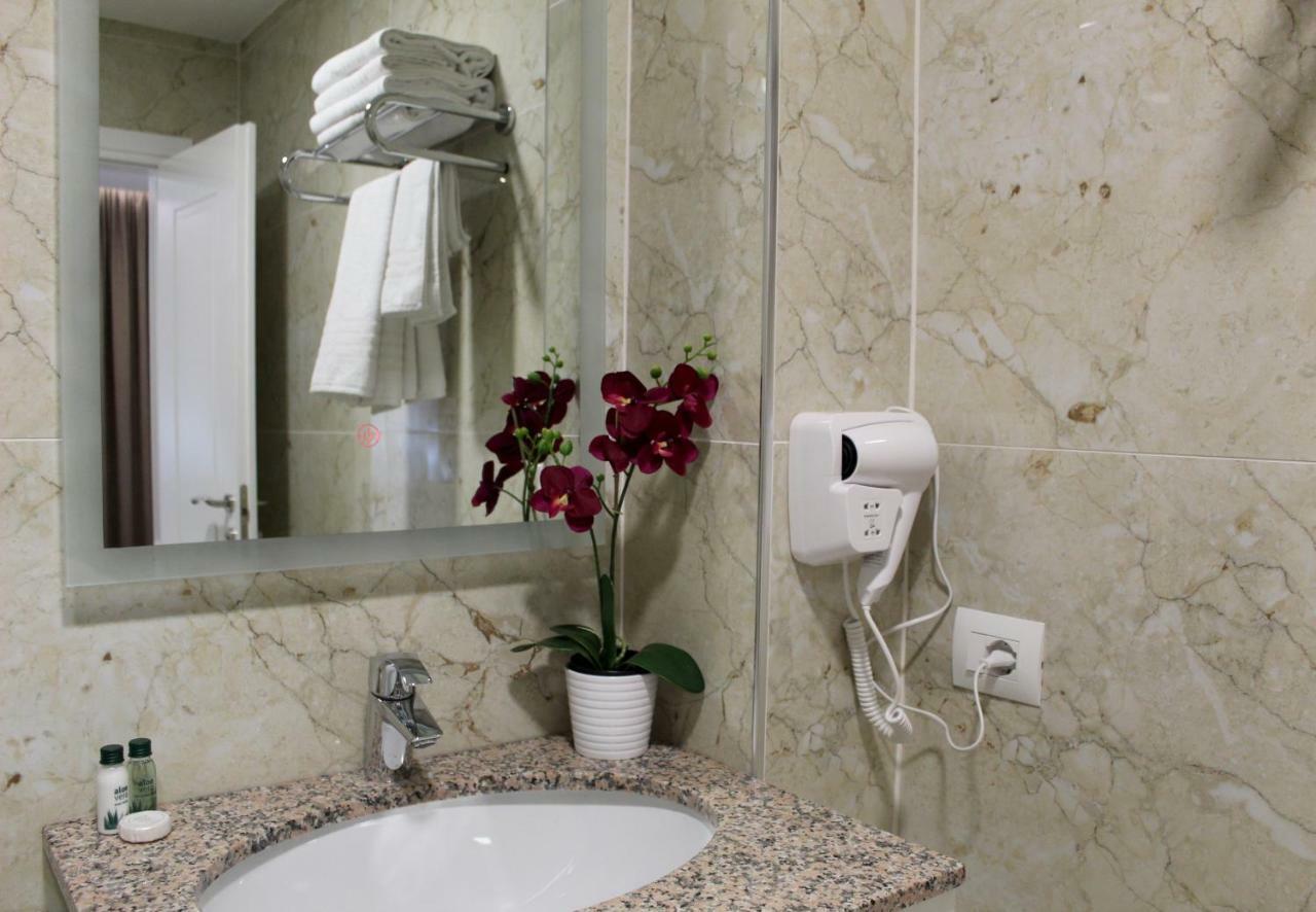 Ramel Hotel Tiranë Luaran gambar